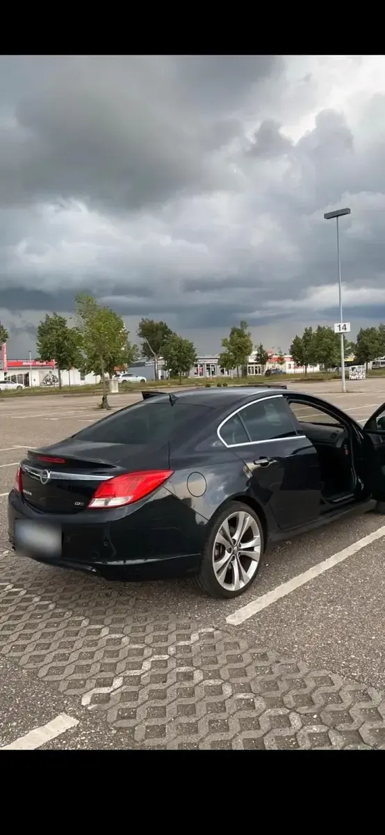 Gebraucht Opel Insignia 160 PS (117 kW) 2011 Schwarz Coupé