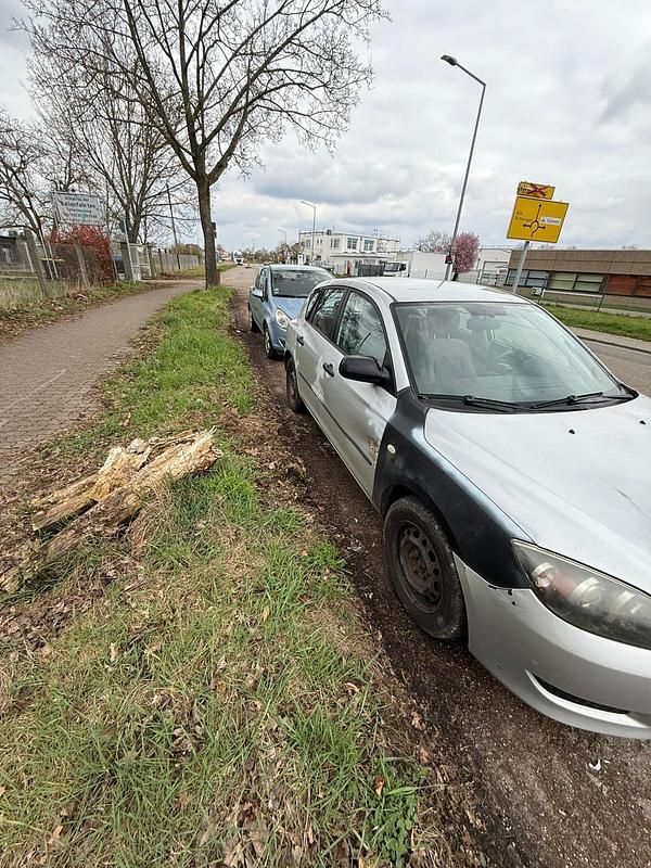 Gebraucht Mazda 3 100 PS (73 kW) 2009 Grau Limousine