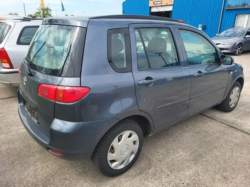 Używany Mazda 2 Active 80 KM (58 kW) 2003 Szary Hatchback