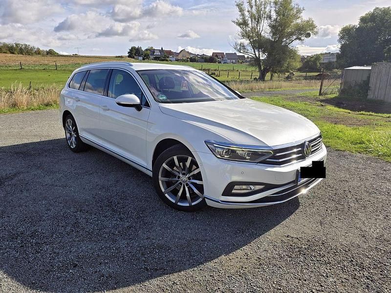 Gebraucht VW Passat Highline 190 PS (139 kW) 2020 Weiß Kombi