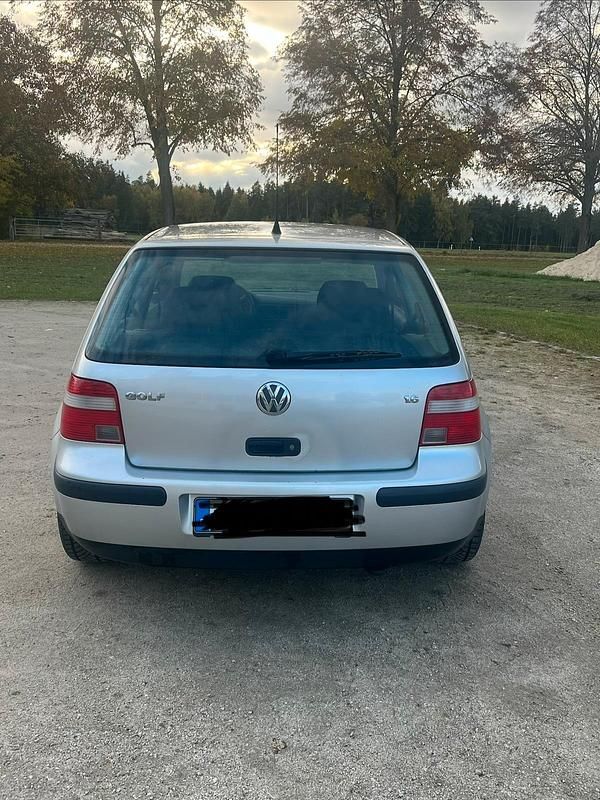 Gebraucht VW Golf IV 105 PS (77 kW) 2002 Silber Kleinwagen