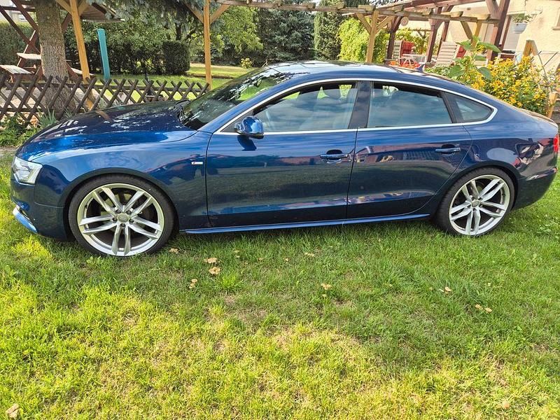 Blau Gebraucht 2014 Audi A5 Sport Limousine | 14.900 € (Fairer Preis) - Bild 1/4