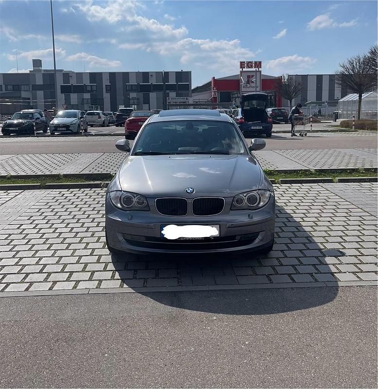 Grau Gebraucht 2009 BMW 118 M Sport Kleinwagen | 2.990 € (Superpreis) - Bild 1/4