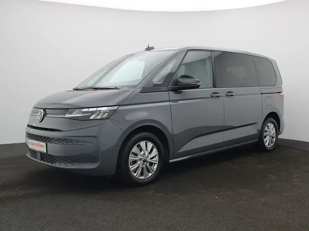 Gebraucht VW Multivan Life 218 PS (160 kW) 2022 Pure grey Van / Kleinbus