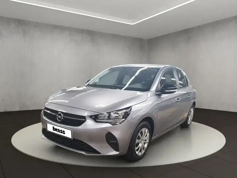 Quarz silber (metallic) (bei a Gebraucht 2022 Opel Corsa Edition Limousine | 12.450 € (Fairer Preis) - Bild 1/4