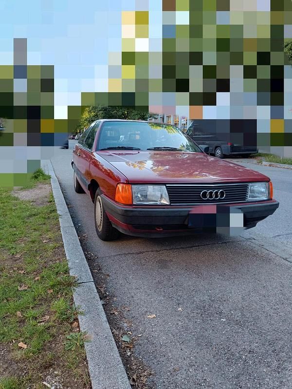 Second-hand Audi 100 90 CP (66 kW) 1984 Roșu Berlinǎ