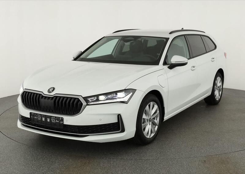 Kristall weiß Neu 2025 Skoda Superb Selection Kombi | 44.495 € (Superpreis) - Bild 1/4