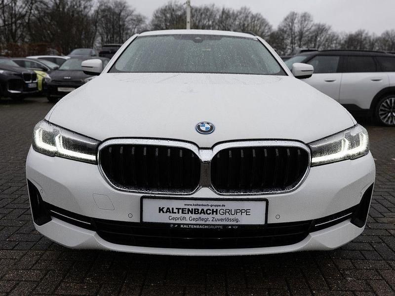 Gebraucht BMW 530e 292 PS (214 kW) 2022 Weiß Kombi