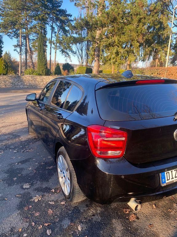 Gebraucht BMW 116 116 PS (85 kW) 2013 Schwarz Kleinwagen