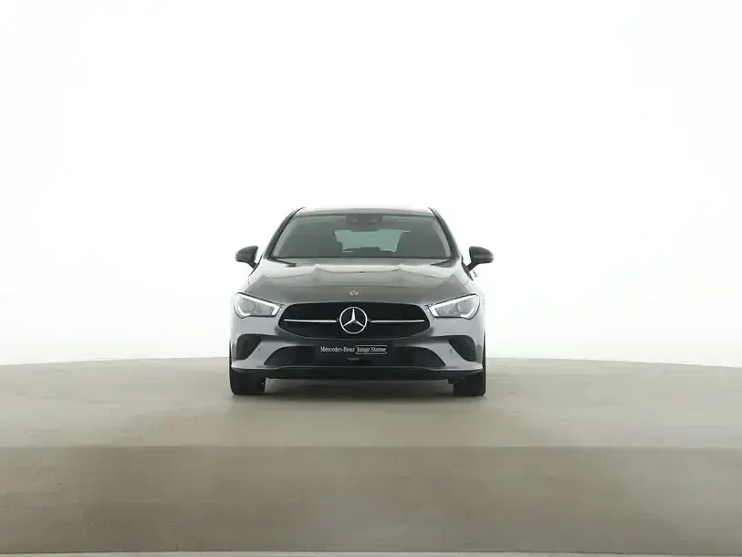 Gebraucht Mercedes CLA200 Progressive 150 PS (110 kW) 2022 Grau Limousine