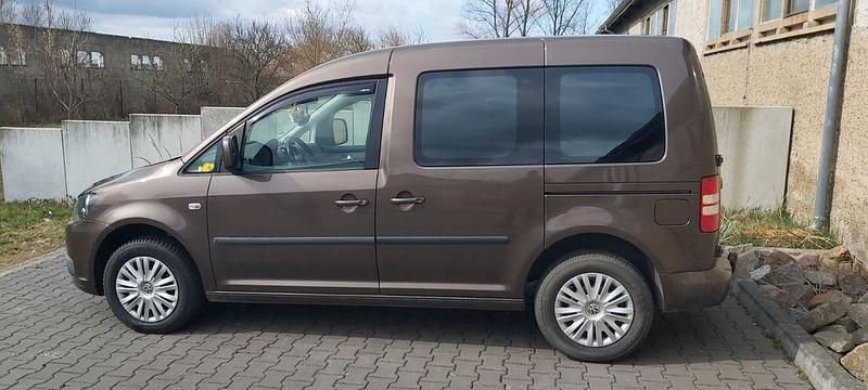 Gebraucht VW Caddy Edition 102 PS (75 kW) 2014 Braun Van / Kleinbus