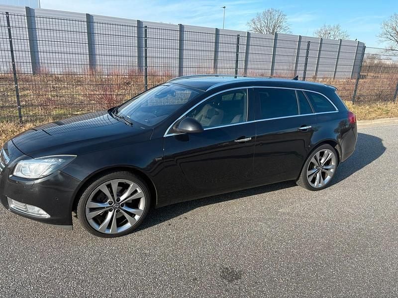 Gebraucht Opel Insignia 260 PS (191 kW) 2012 Schwarz Kombi