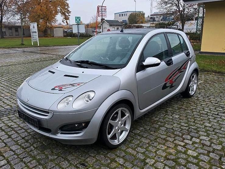 Silber Gebraucht 2004 Smart ForFour Kleinwagen | 4.800 € - Bild 1/4