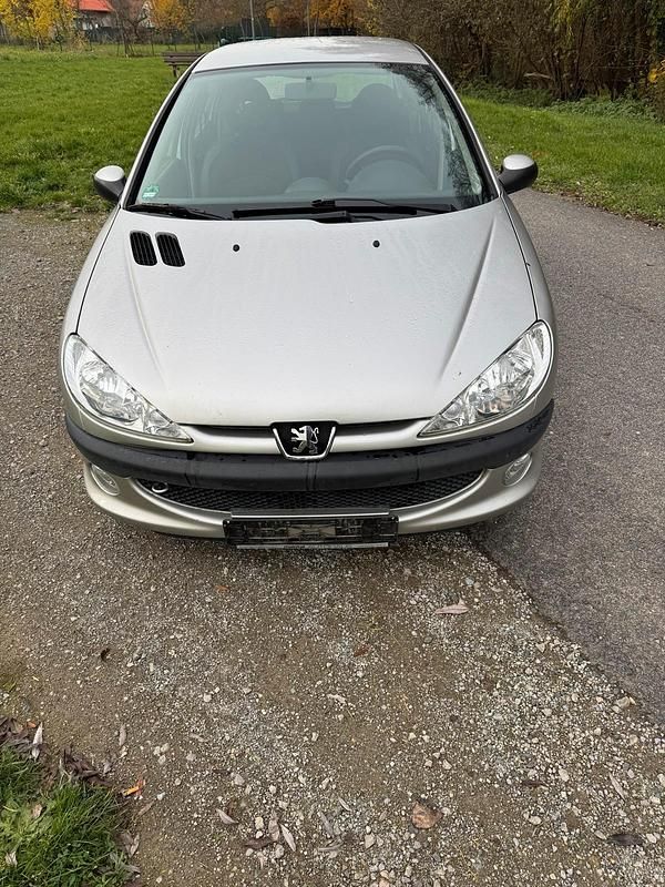 Silber Gebraucht 2006 Peugeot 206 Kleinwagen | 1.150 € (Guter Preis) - Bild 1/4