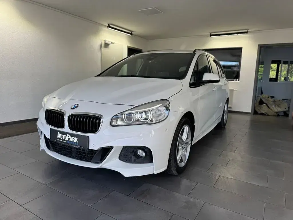 Gebraucht BMW 220 Gran Tourer M Sport 190 PS (139 kW) 2016 Weiß Van / Kleinbus