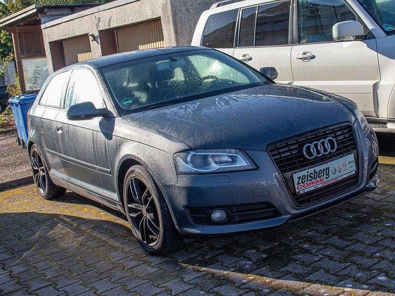 Grau Gebraucht 2012 Audi A3 Attraction Kleinwagen | 10.990 € (Fairer Preis) - Bild 1/4