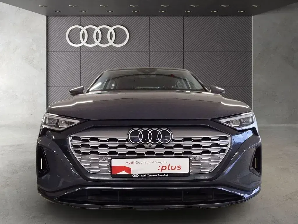 Second-hand Audi Q8 e-tron Advanced 250 kW (340 CP) 2023 Gri SUV