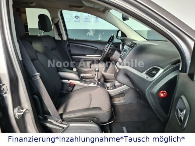 Gebraucht Fiat Freemont Urban 170 PS (125 kW) 2011 Grau metallic SUV