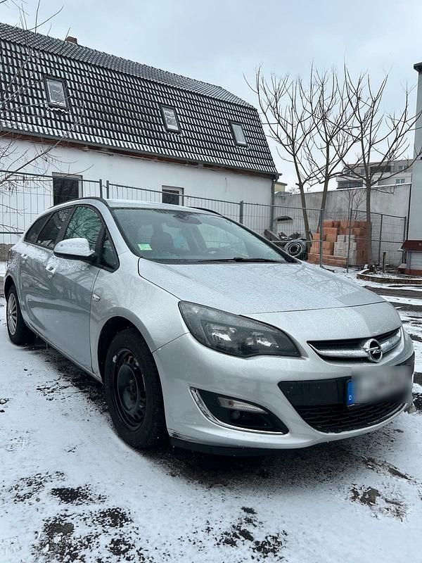 Gebraucht Opel Astra Sport 165 PS (121 kW) 2013 Silber Kombi
