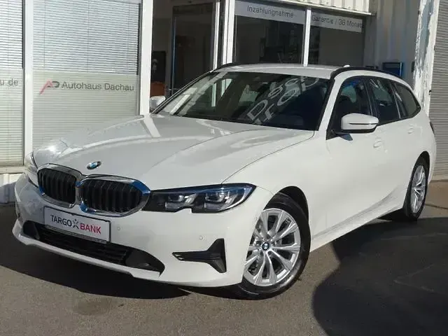Używany BMW 320 Advantage 184 KM (135 kW) 2022 Biały Kombi