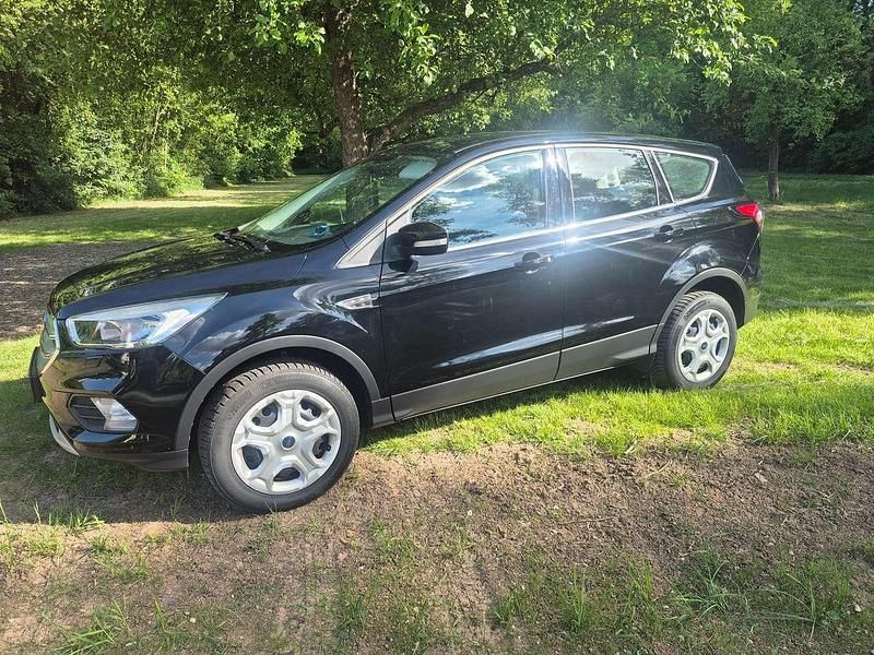 Schwarz Gebraucht 2019 Ford Kuga Trend SUV | 13.500 € (Guter Preis) - Bild 1/4