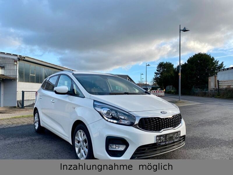 Weiß Gebraucht 2018 Kia Carens Vision Van / Kleinbus | 11.450 € (Fairer Preis) - Bild 1/4