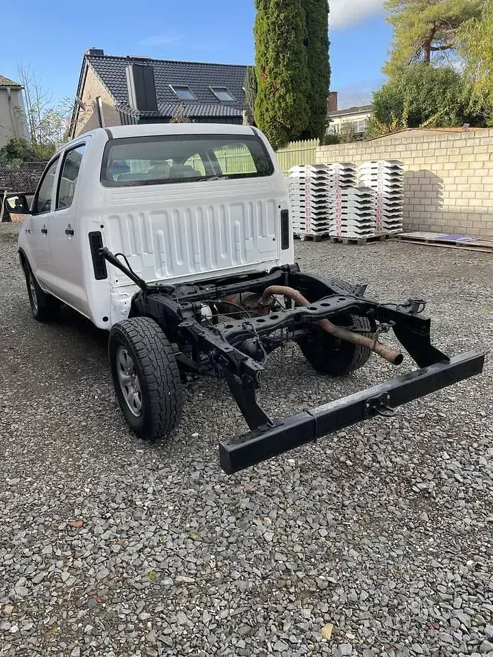 Gebraucht Toyota HiLux 144 PS (105 kW) 2011 Weiß Pickup