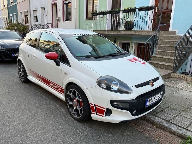Weiß Gebraucht 2011 Abarth Punto Evo Esseesse Kleinwagen | 7.499 € - Bild 1/4