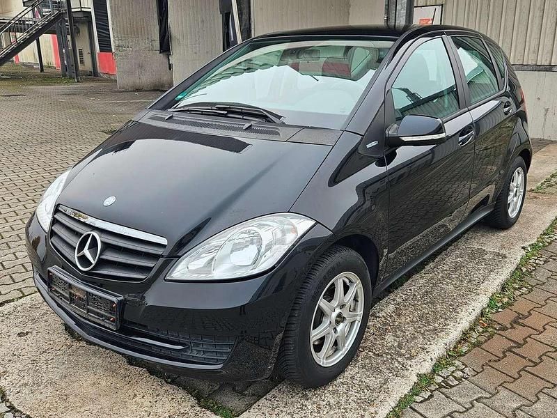 Kosmosschwarz Gebraucht 2012 Mercedes A160 Limousine | 5.999 € (Guter Preis) - Bild 1/4
