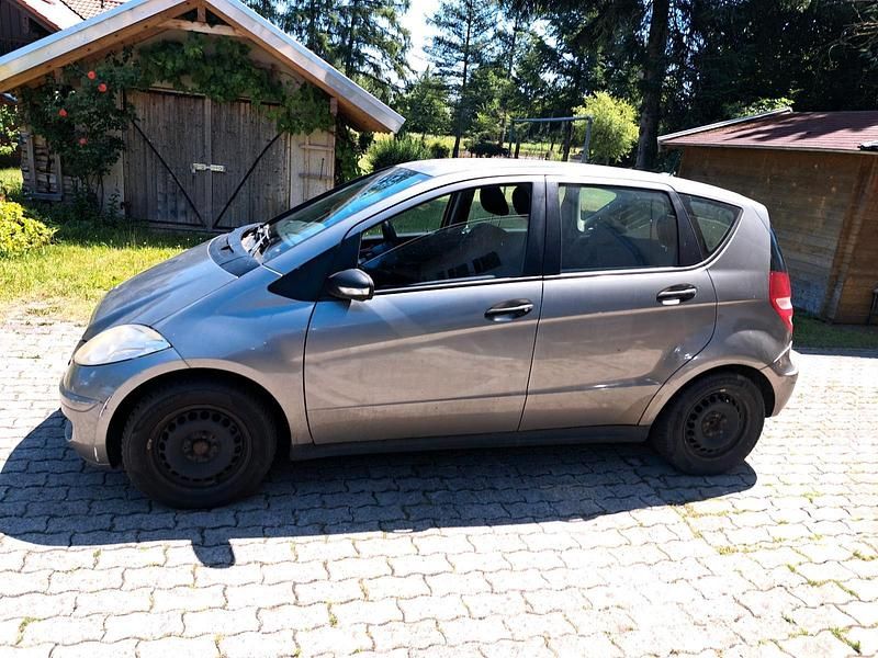 Grau Gebraucht 2006 Mercedes A180 Kombi | 600 € (Teuer) - Bild 1/4