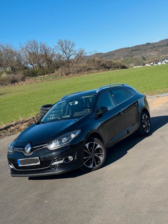 Schwarz Gebraucht 2015 Renault Mégane III Bose Edition Limousine | 8.200 € (Fairer Preis) - Bild 1/4