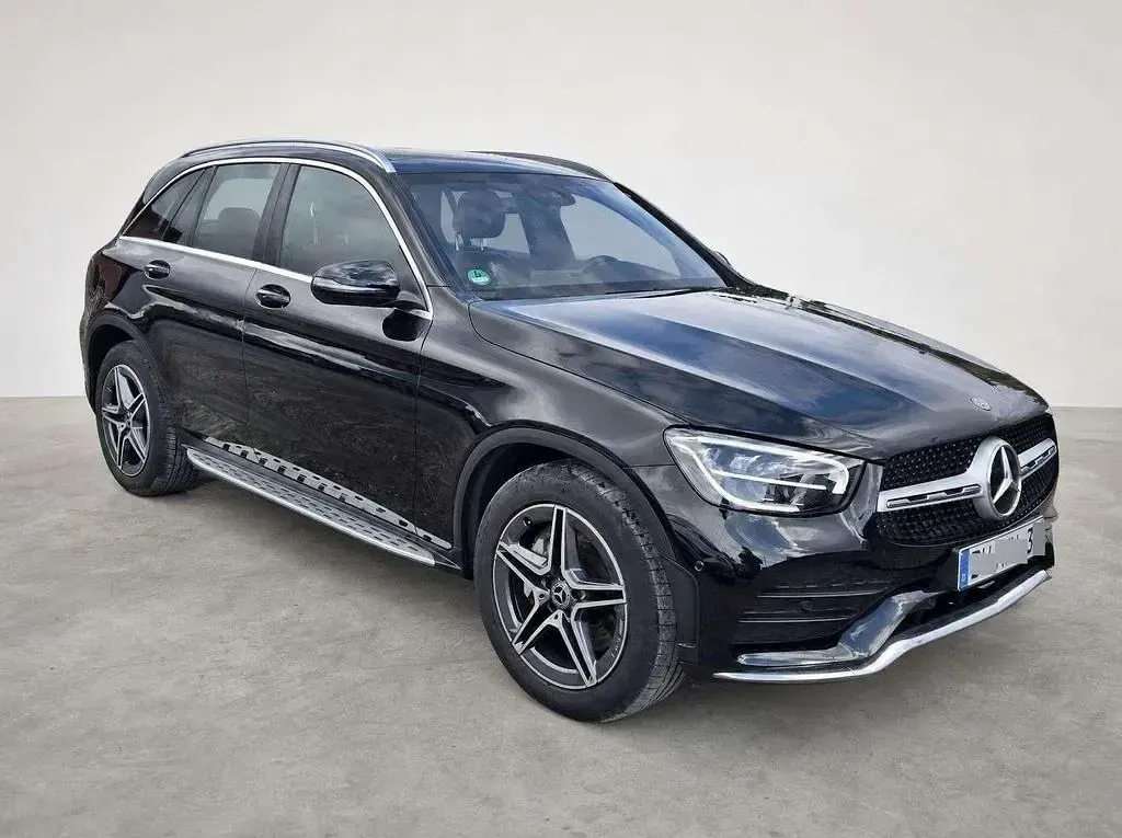 Gebraucht Mercedes GLC300 AMG line 259 PS (190 kW) 2020 Schwarz SUV