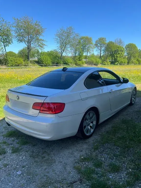 Second-hand BMW 330 245 CP (180 kW) 2012 Alb Coupe