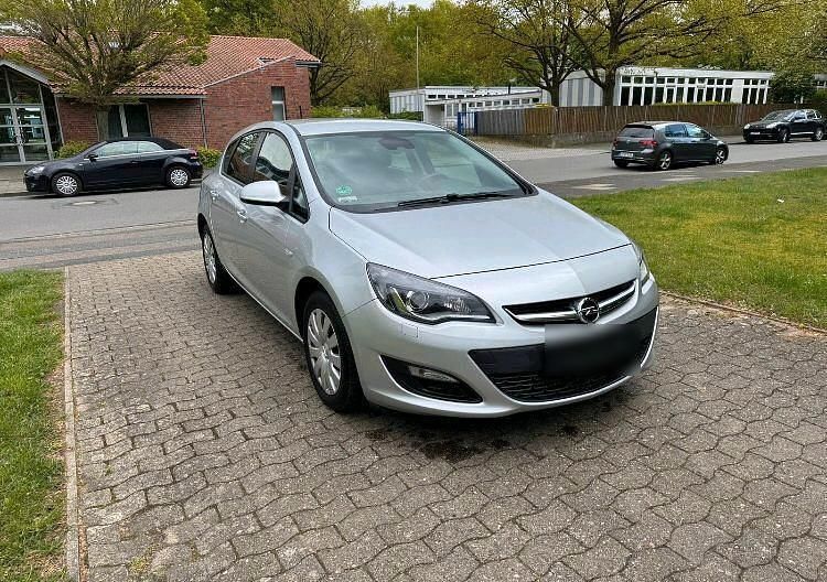 Gebraucht Opel Astra 116 PS (85 kW) 2012 Silber Limousine
