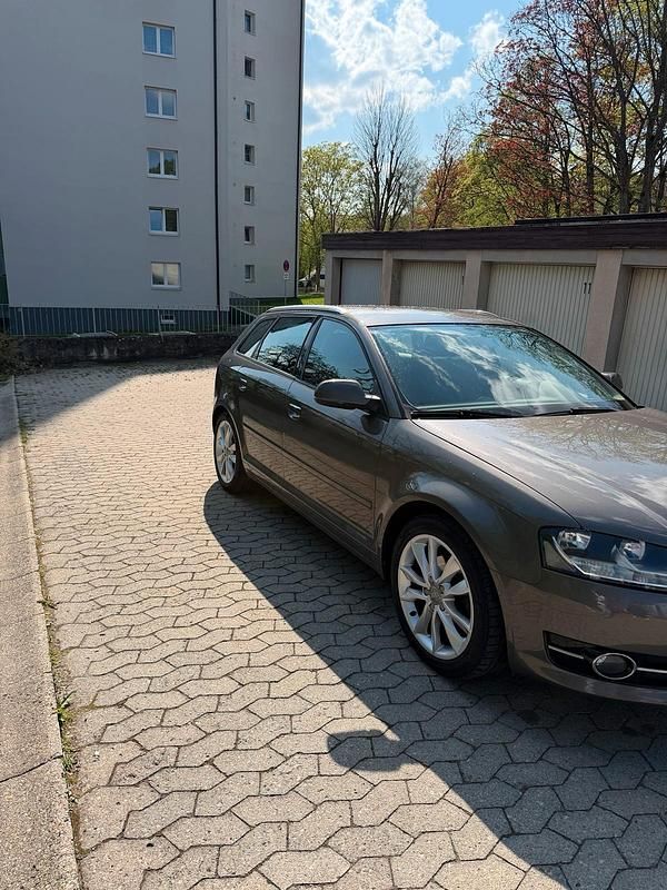 Używany Audi A3 125 KM (91 kW) 2011 Brązowy Hatchback