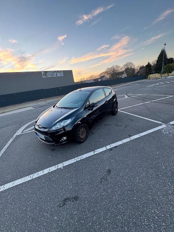 Schwarz Gebraucht 2012 Ford Fiesta Kleinwagen | 1.649 € (Guter Preis) - Bild 1/4