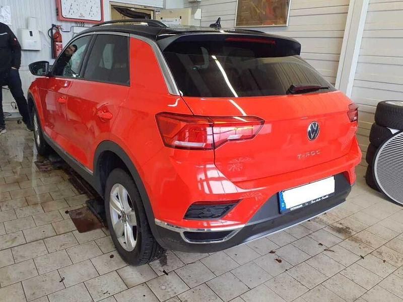 Gebraucht VW T-Roc Active 110 PS (80 kW) 2022 Flashrot schwarz SUV