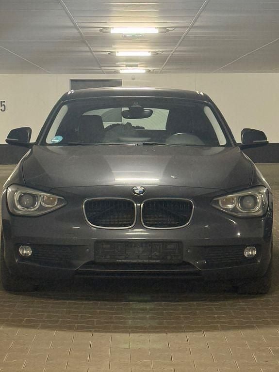 Grau Gebraucht 2012 BMW 125 Sport Line Kleinwagen | 9.250 € (Guter Preis) - Bild 1/4