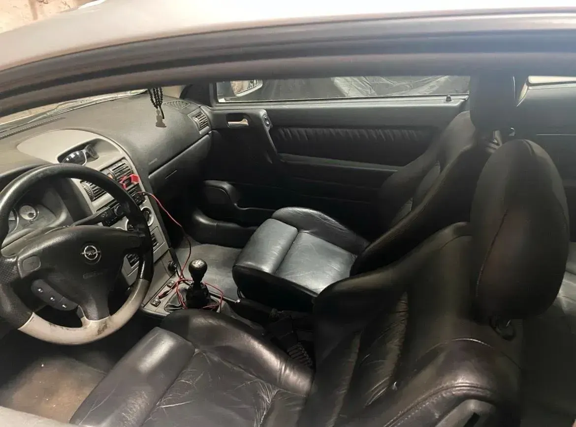 Gebraucht Opel Astra 150 PS (110 kW) 2000 Silber Coupé