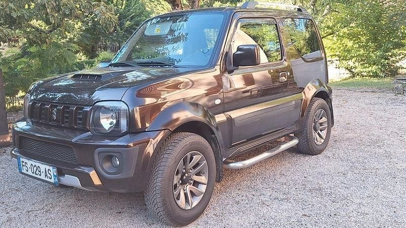 Braun Gebraucht 2018 Suzuki Jimny SUV | 20.500 € (Fairer Preis) - Bild 1/4