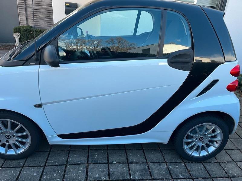 Gebraucht Smart ForTwo Cabrio Passion 71 PS (52 kW) 2012 Weiß Cabrio