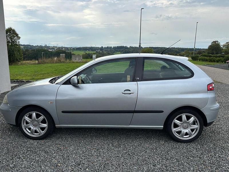 Silber Gebraucht 2005 Seat Ibiza Sport Limousine | 900 € (Guter Preis) - Bild 1/4