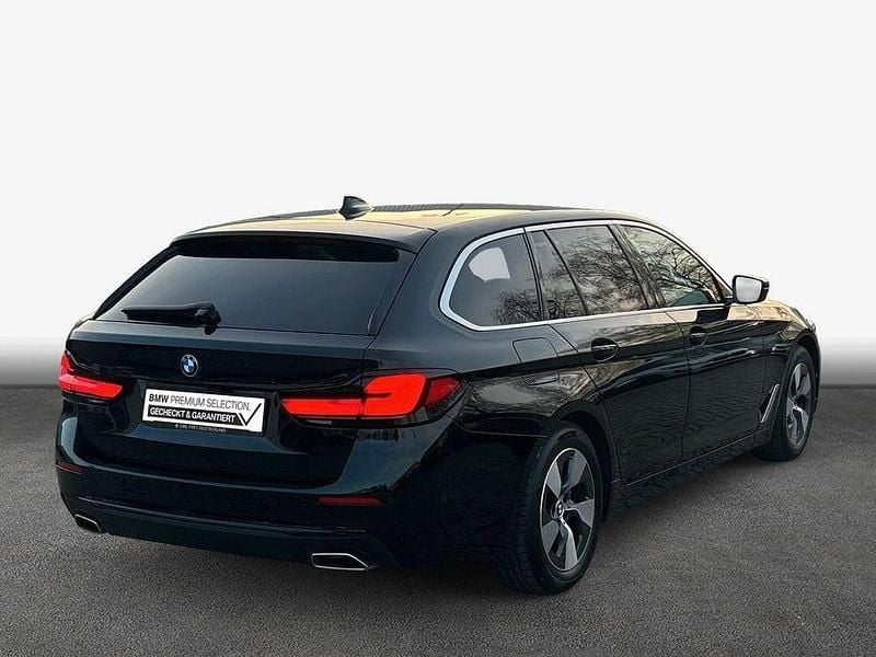 Gebraucht BMW 520 184 PS (135 kW) 2022 Schwarz Kombi