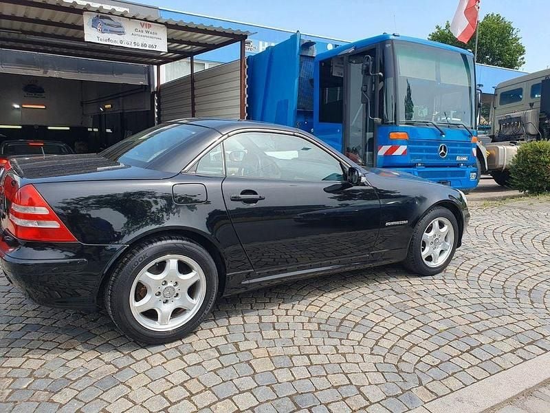 Gebraucht Mercedes SLK230 197 PS (144 kW) 2000 Schwarz Cabrio