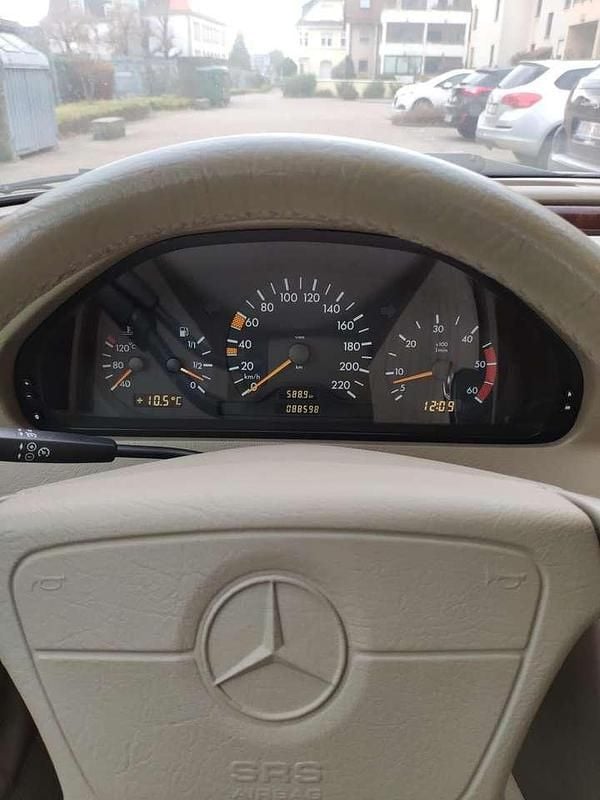 Gebraucht 1998 Mercedes C220 Elegance Limousine | 10.800 € - Bild 1/4