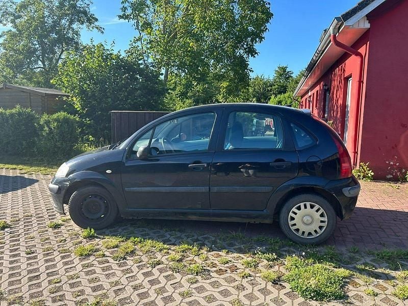 Schwarz Gebraucht 2003 Citroën C3 Kleinwagen | 200 € (Superpreis) - Bild 1/3