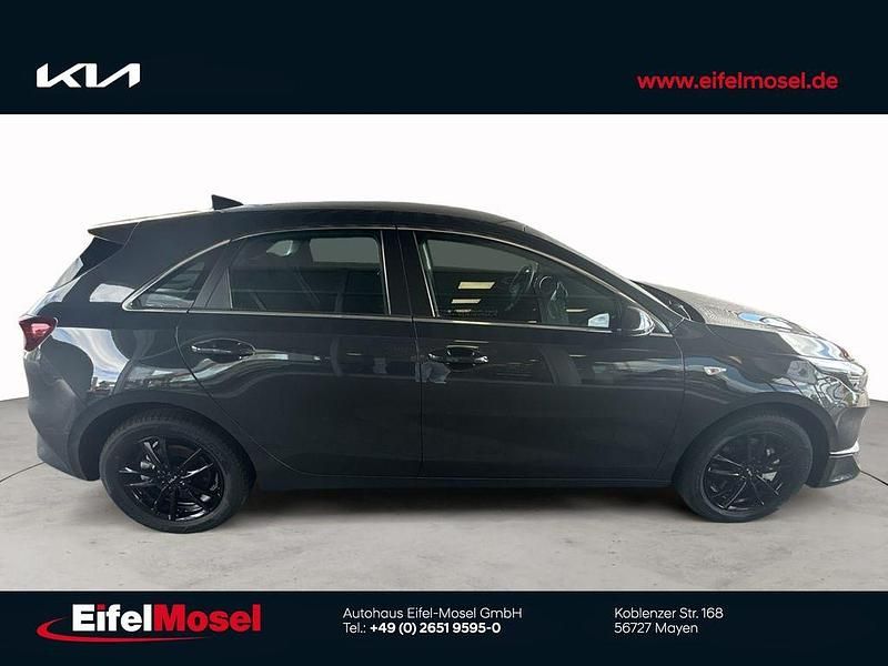 Neu Kia Ceed Vision 140 PS (102 kW) 2025 Grau Kleinwagen