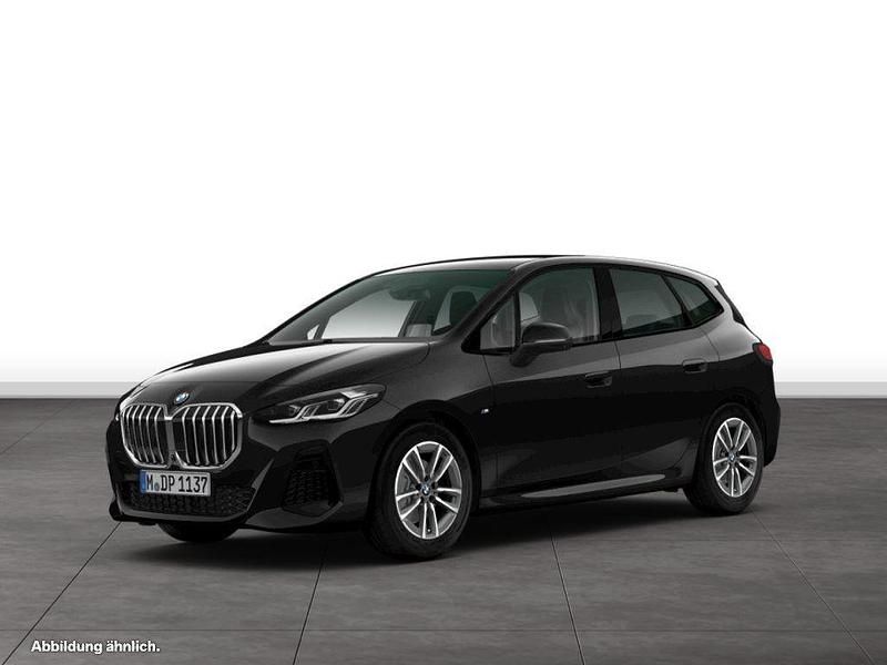 Black sapphire metallic Gebraucht 2024 BMW 216 Active Tourer Luxury Line Van / Kleinbus | 32.874 € (Teuer) - Bild 1/4
