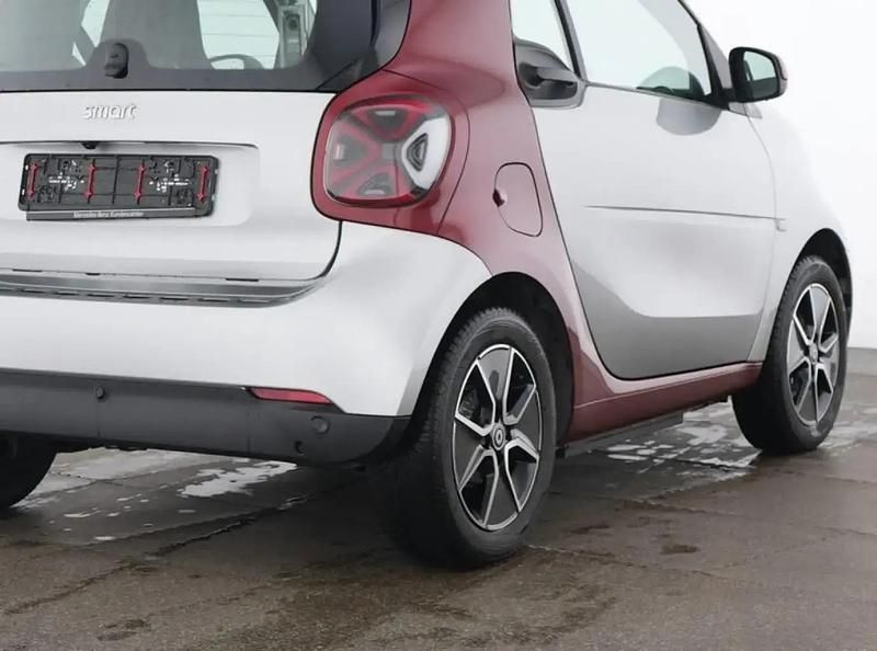 Gebraucht Smart ForTwo Coupé Passion Exclusive 60 kW (82 PS) 2024 Silber Kleinwagen