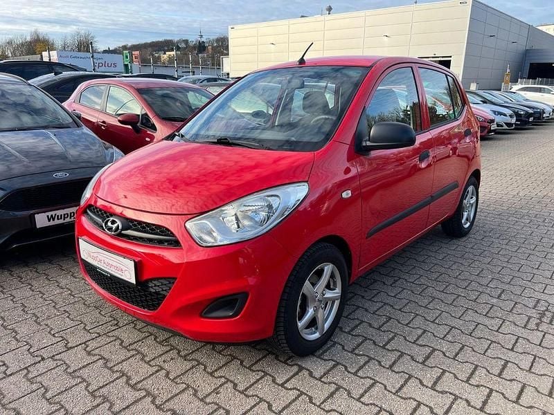 Rot Gebraucht 2013 Hyundai i10 Edition Kleinwagen | 2.490 € (Superpreis) - Bild 1/4